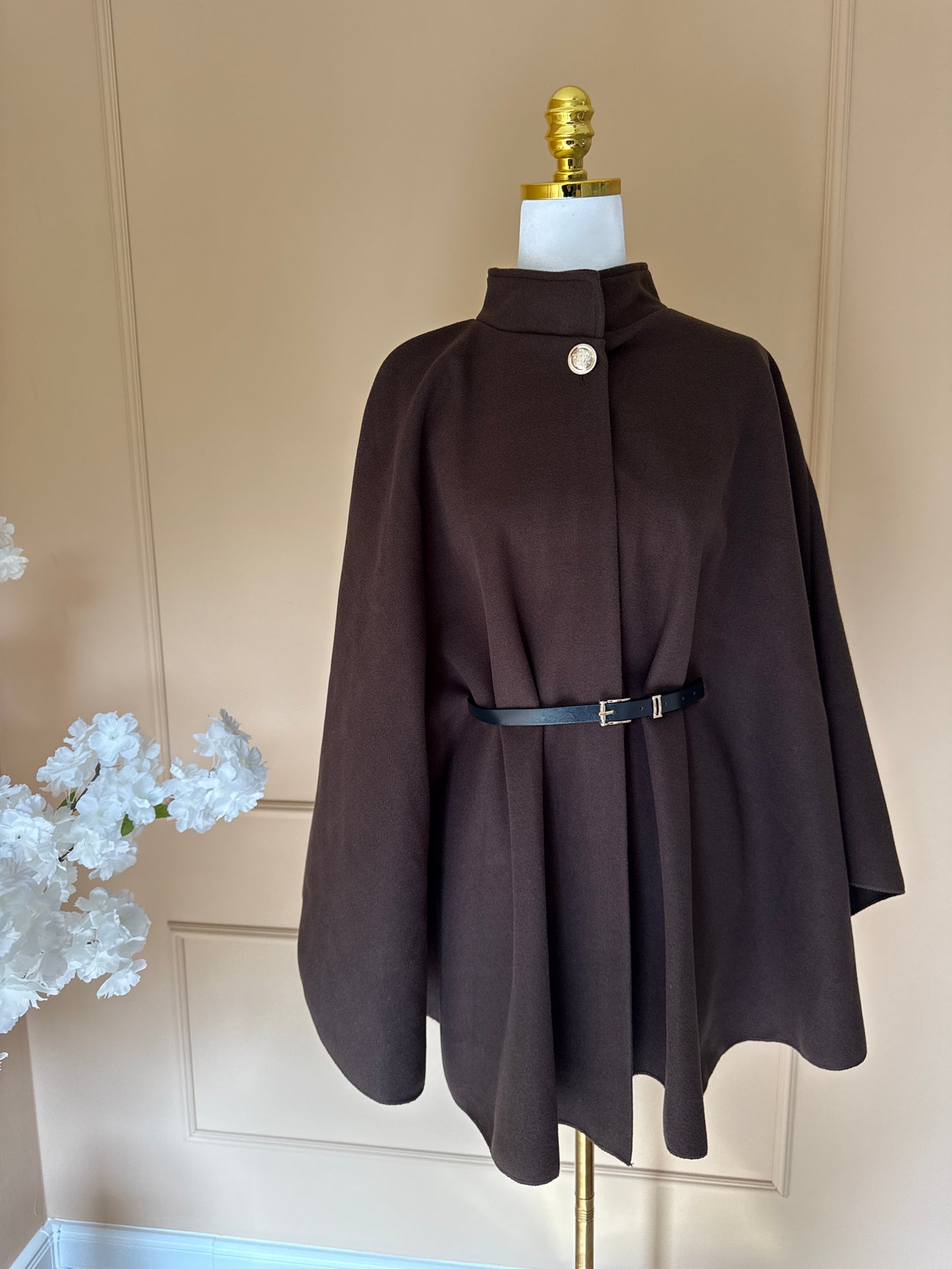 La Chleá Poncho – Stylischer Überwurf mit Gürtel