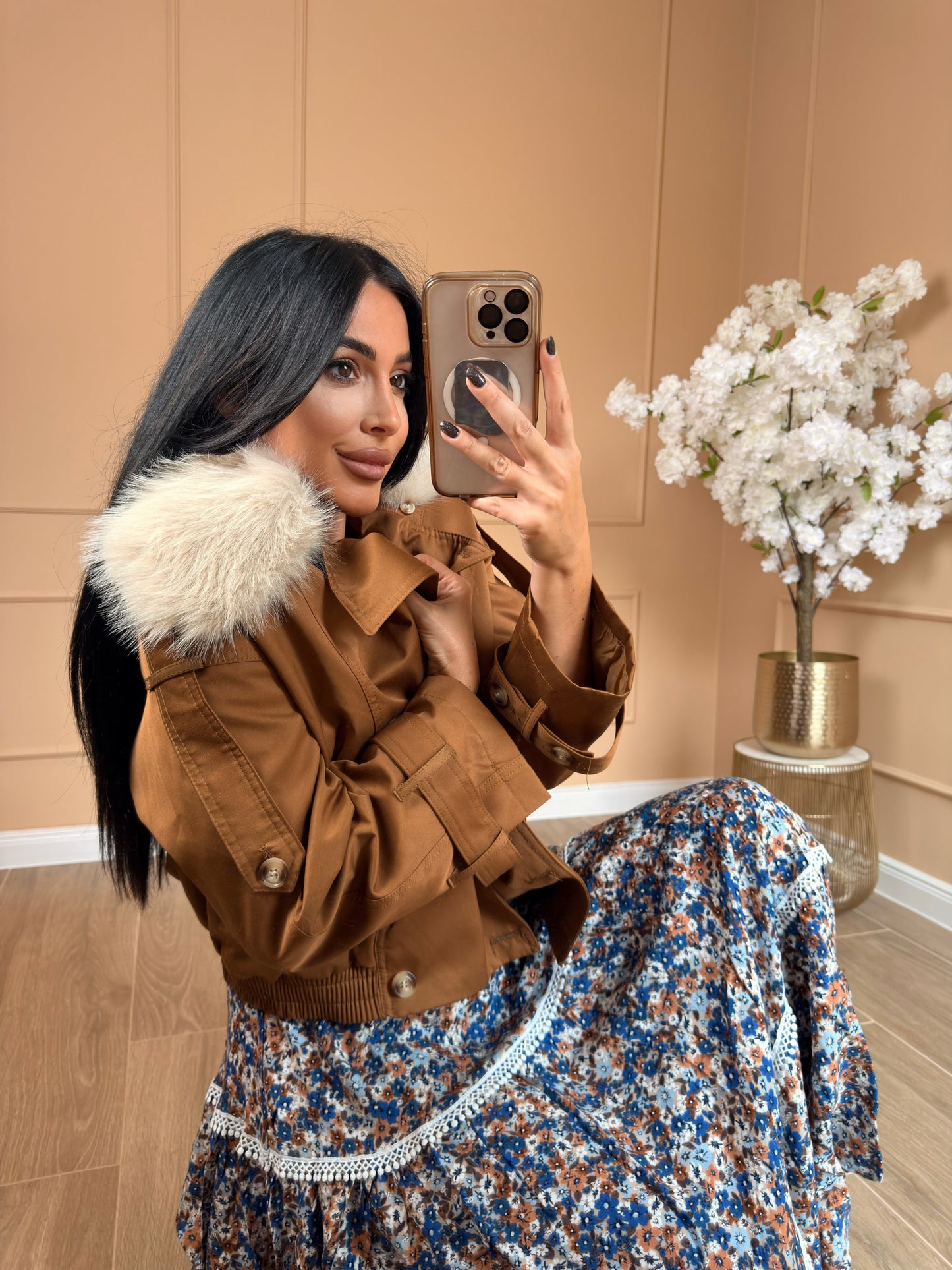 La Chleá Short Trench – mit Kunstpelzkragen