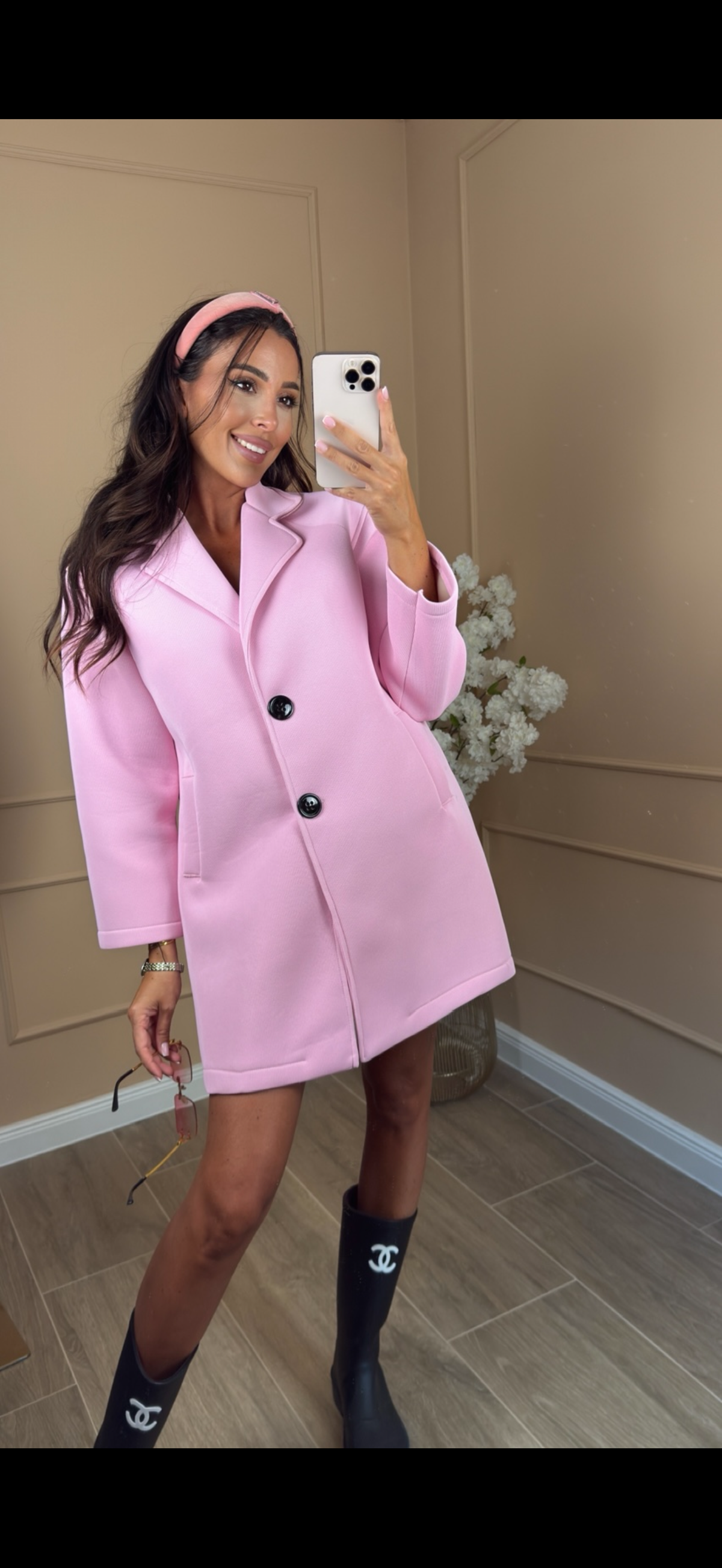 La Chleá-Soft Pink Mantel