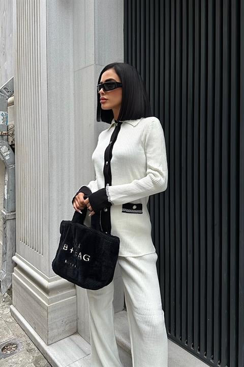 Zweiteiler-Set in Weiß mit schwarzen Akzenten