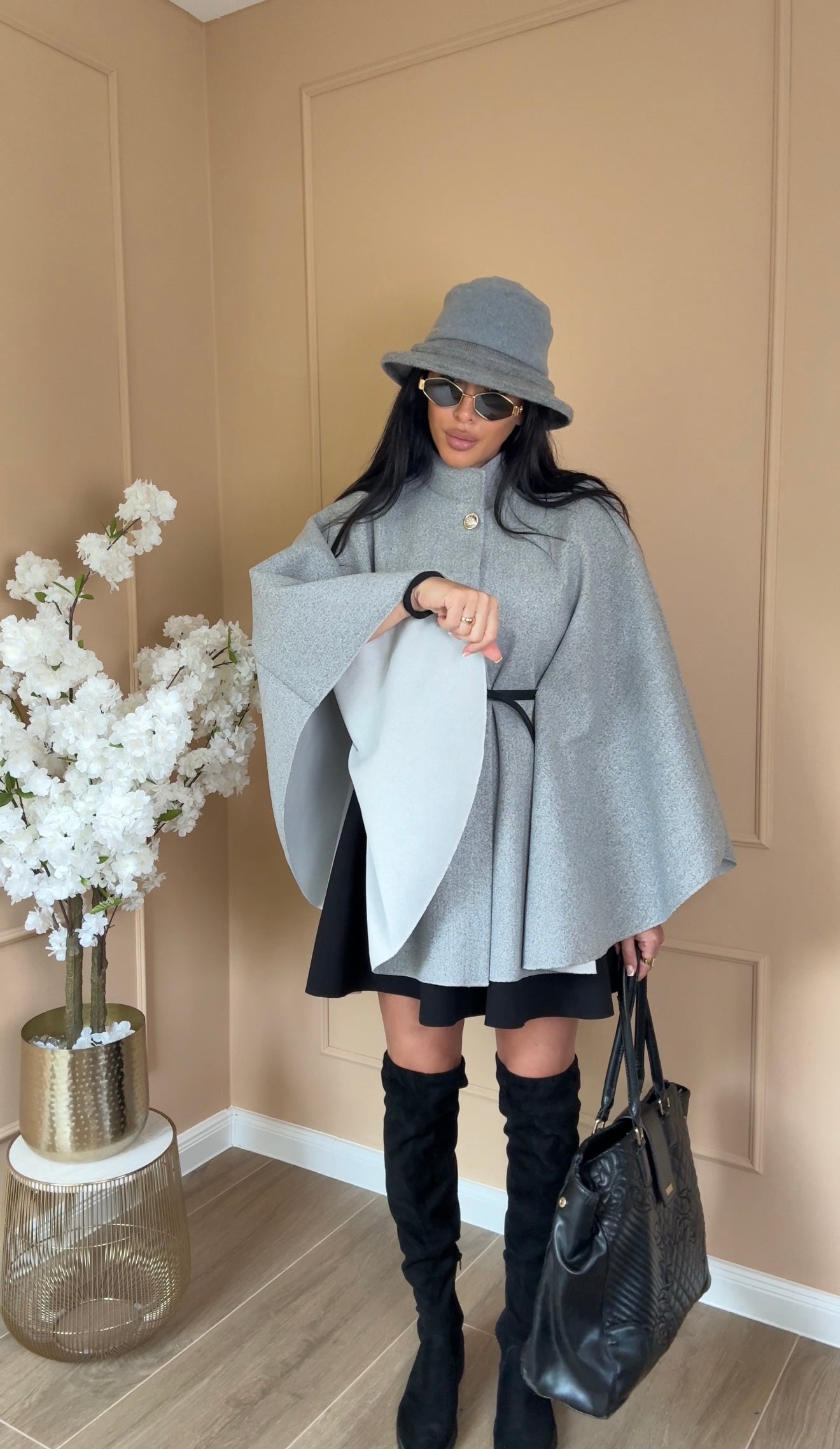 La Chleá Poncho – Stylischer Überwurf mit Gürtel