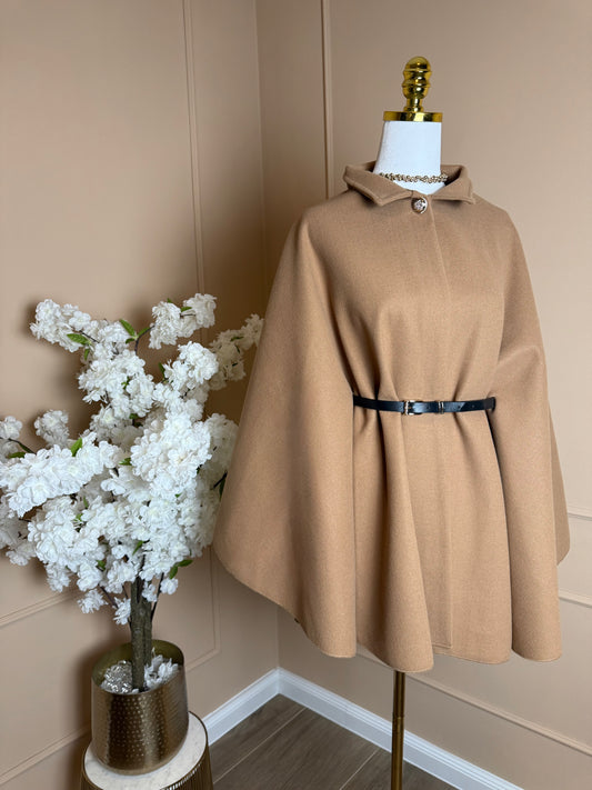 La Chleá Poncho – Stylischer Überwurf mit Gürtel