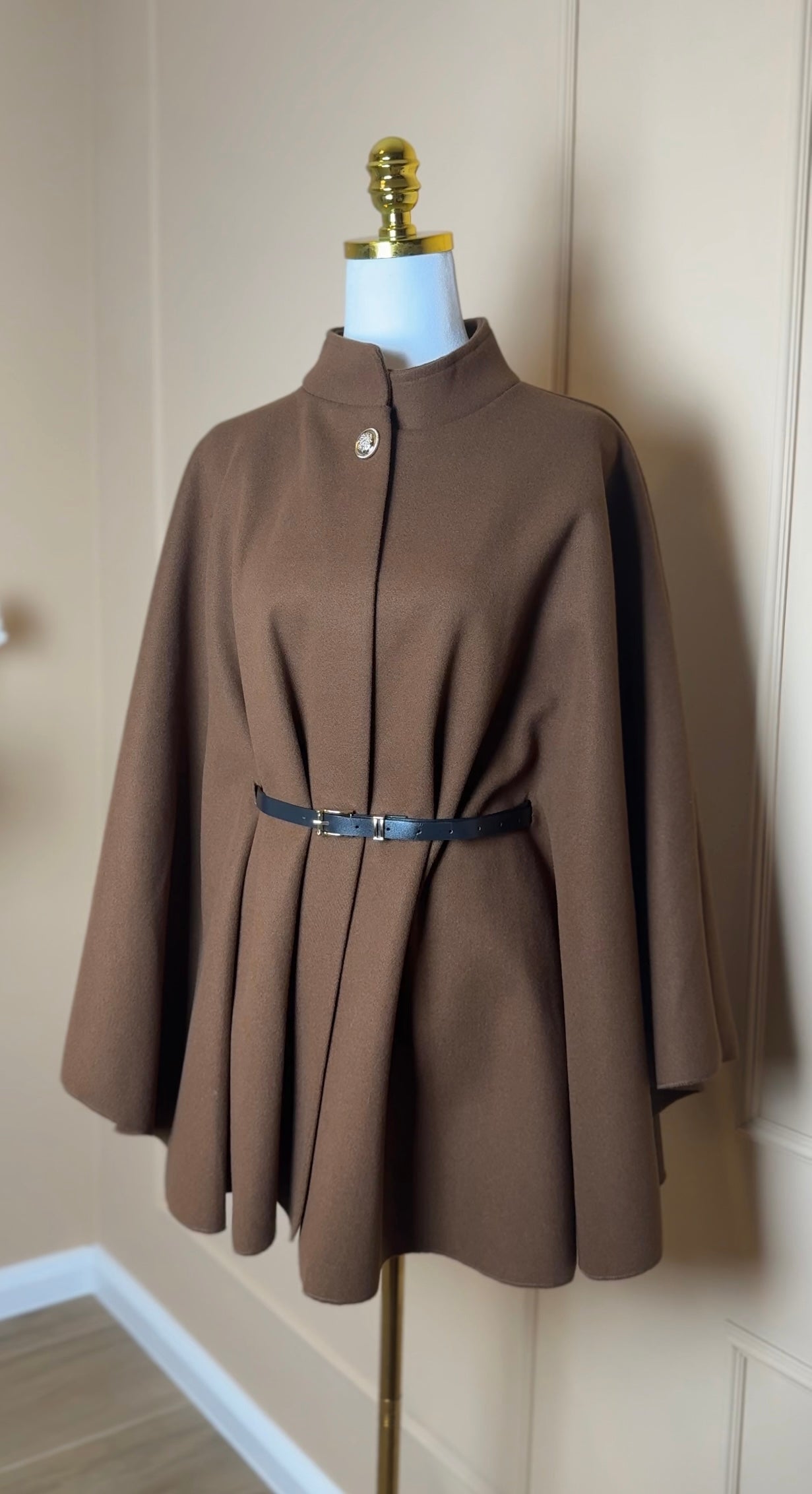 La Chleá Poncho – Stylischer Überwurf mit Gürtel