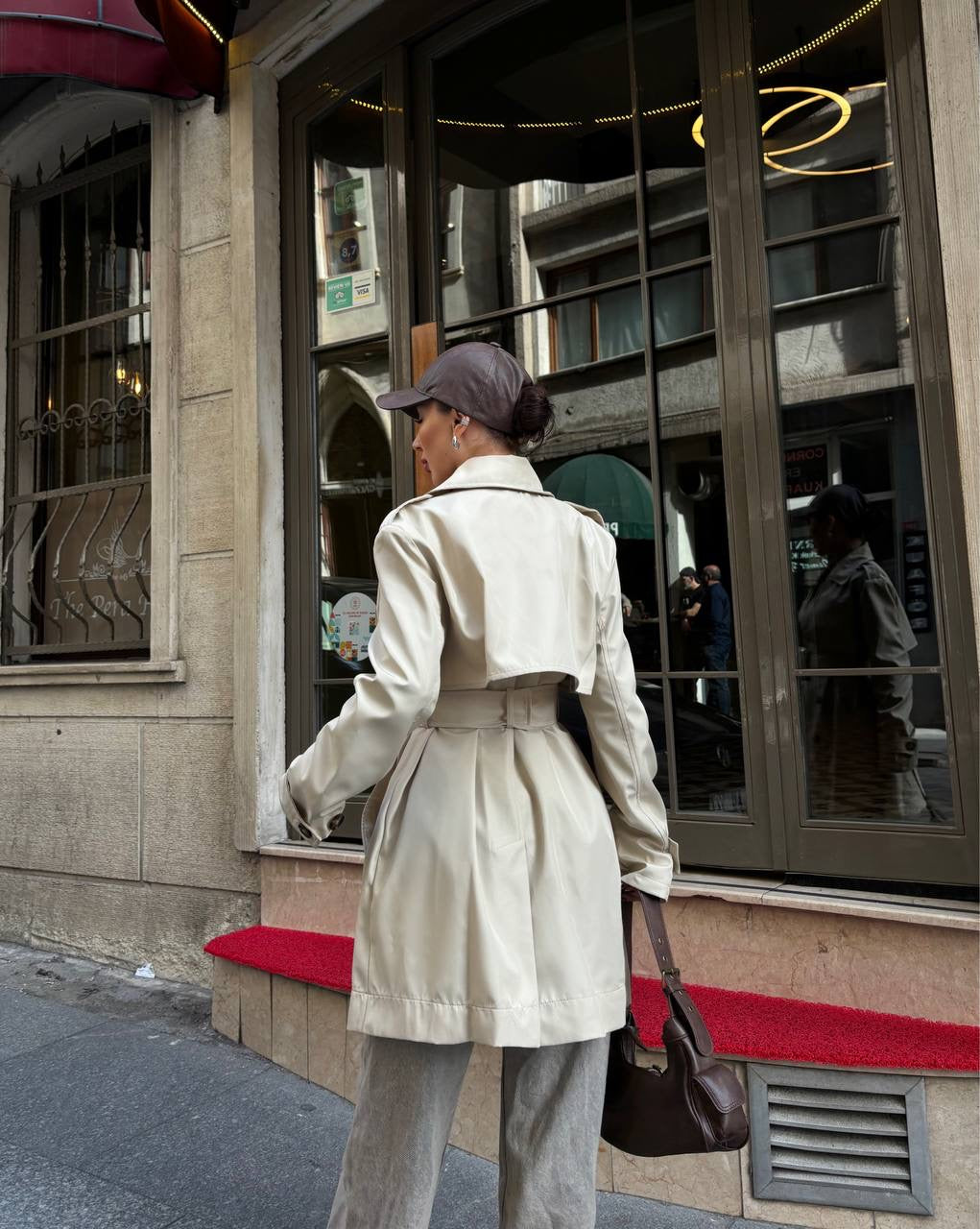 Classic Beige Trenchcoat – La Chleá