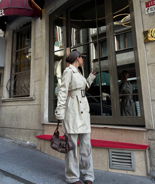 Classic Beige Trenchcoat – La Chleá