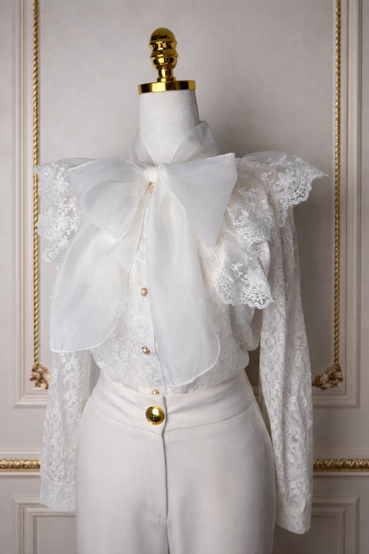 La Chleá-Lace Bow Bluse