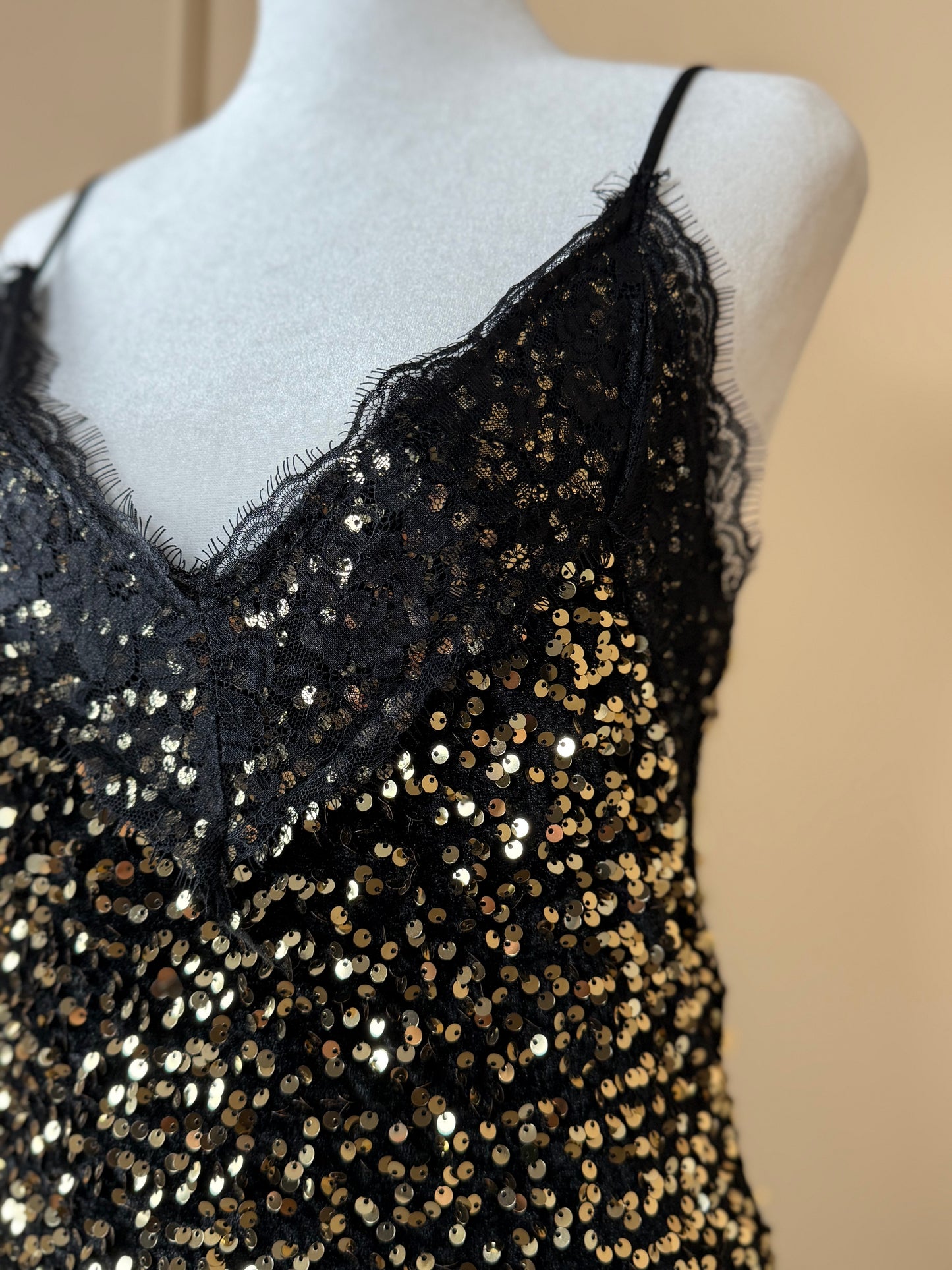 Samt-Paillettenkleid