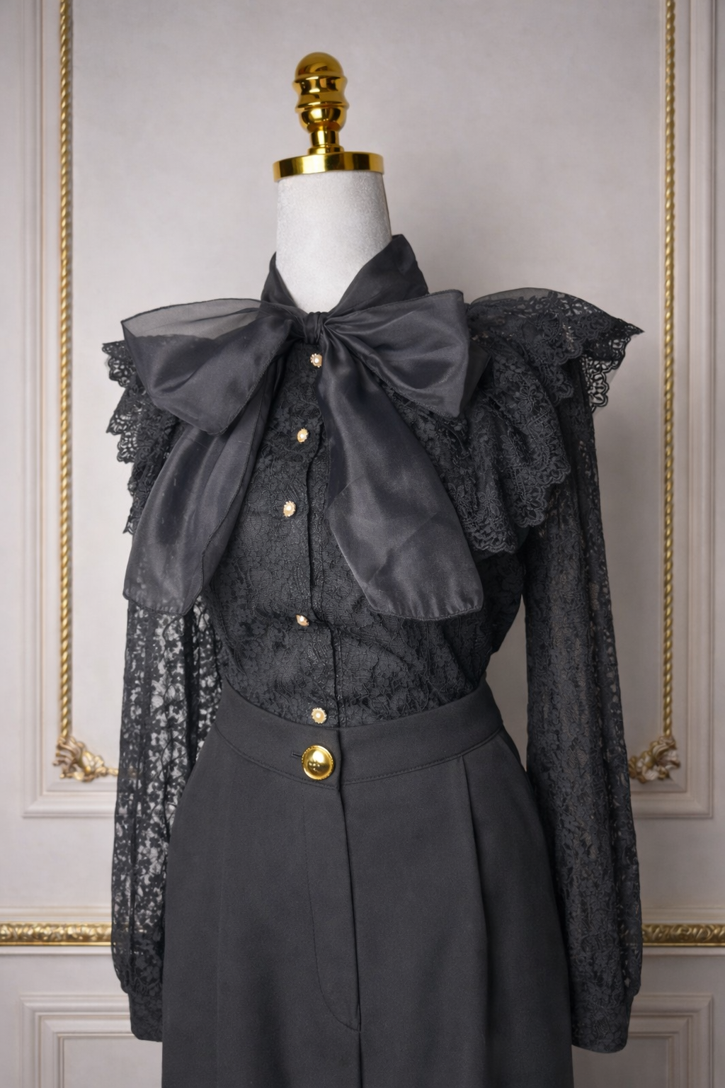 La Chleá-Lace Bow Bluse