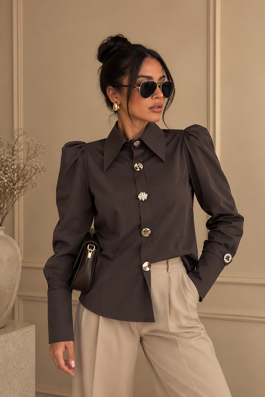 Damen Bluse in Dunkelbraun – Puffärmel & Statement-Knöpfe