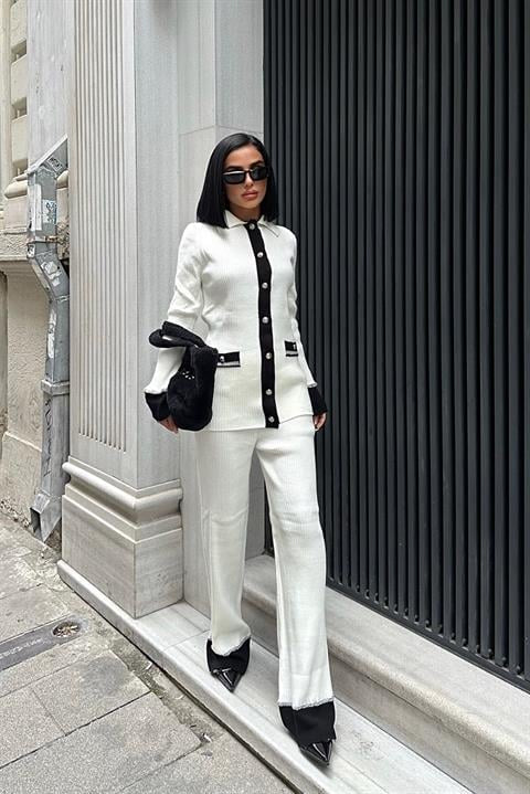 Zweiteiler-Set in Weiß mit schwarzen Akzenten