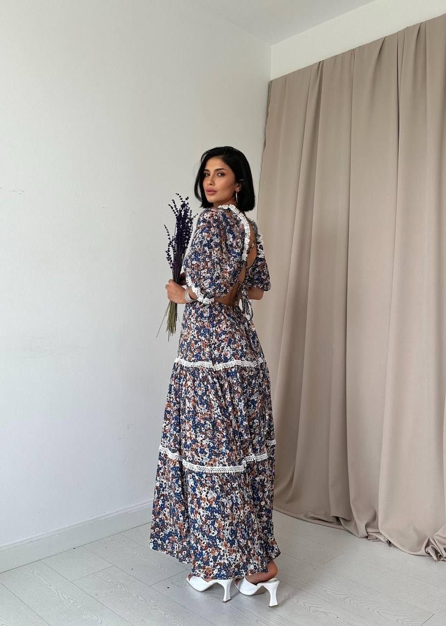 La Chleá Dress-bezieht sich auf Blumen und Spitze