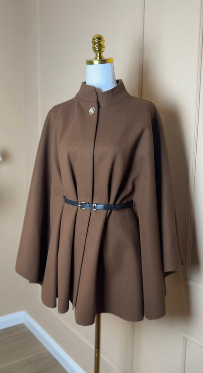 La Chleá Poncho – Stylischer Überwurf mit Gürtel