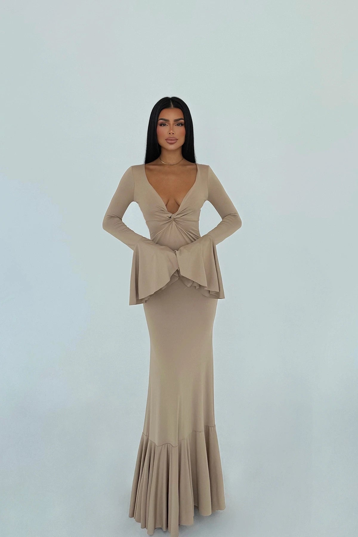 Latte Elegance Abendkleid