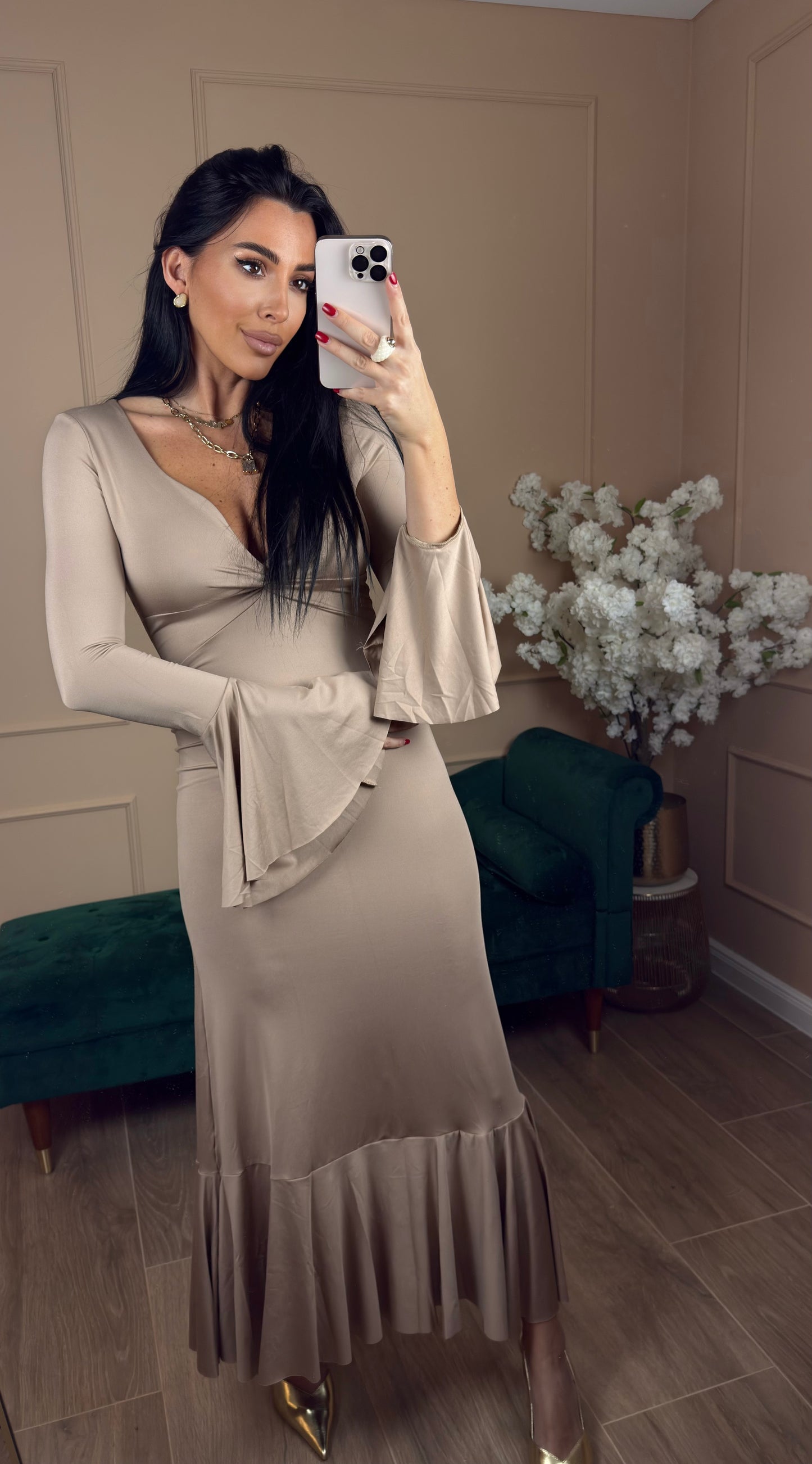 Latte Elegance Abendkleid