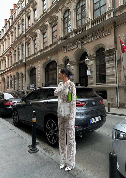 Weißes Traum-Set aus Spitze mit Hotpants