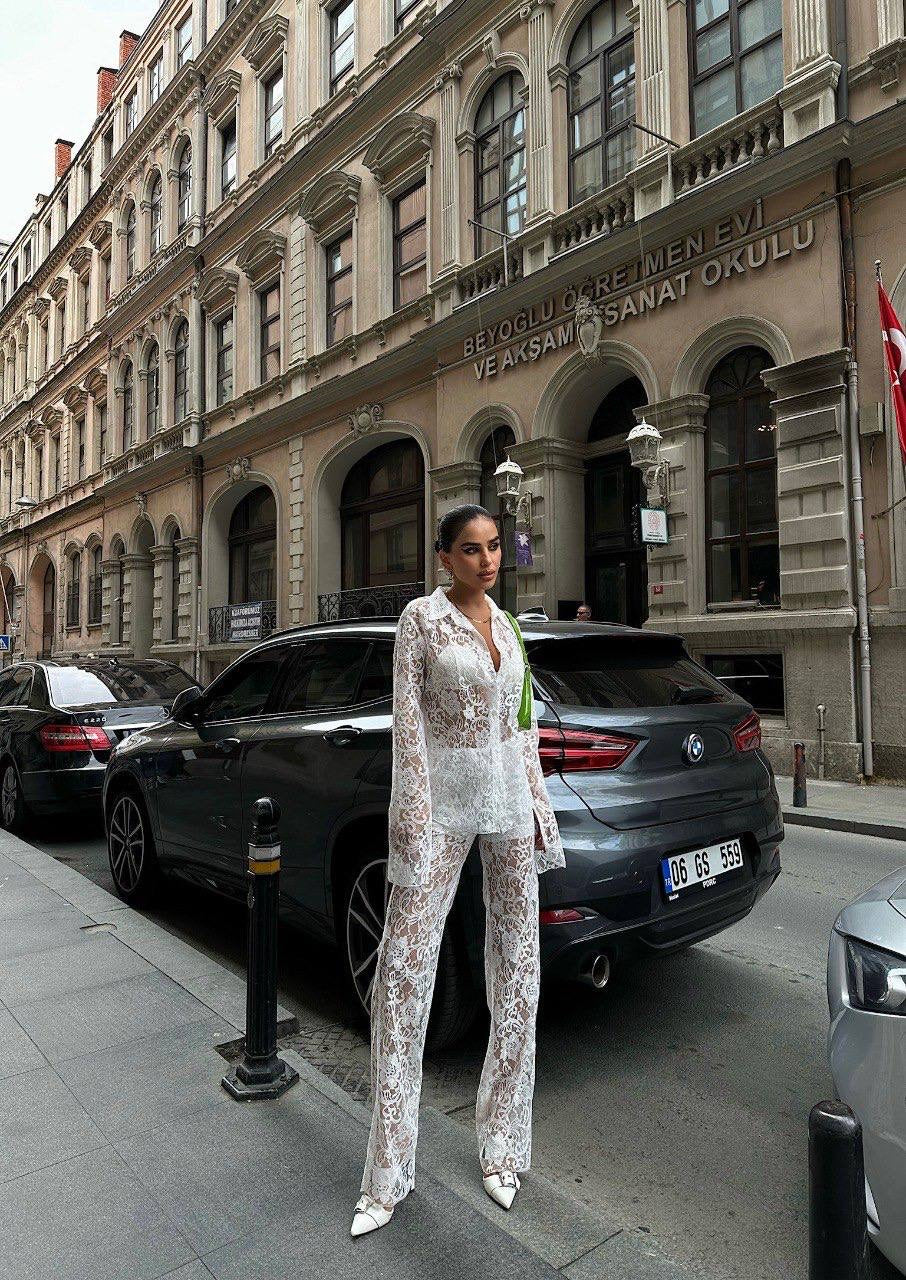 Weißes Traum-Set aus Spitze mit Hotpants