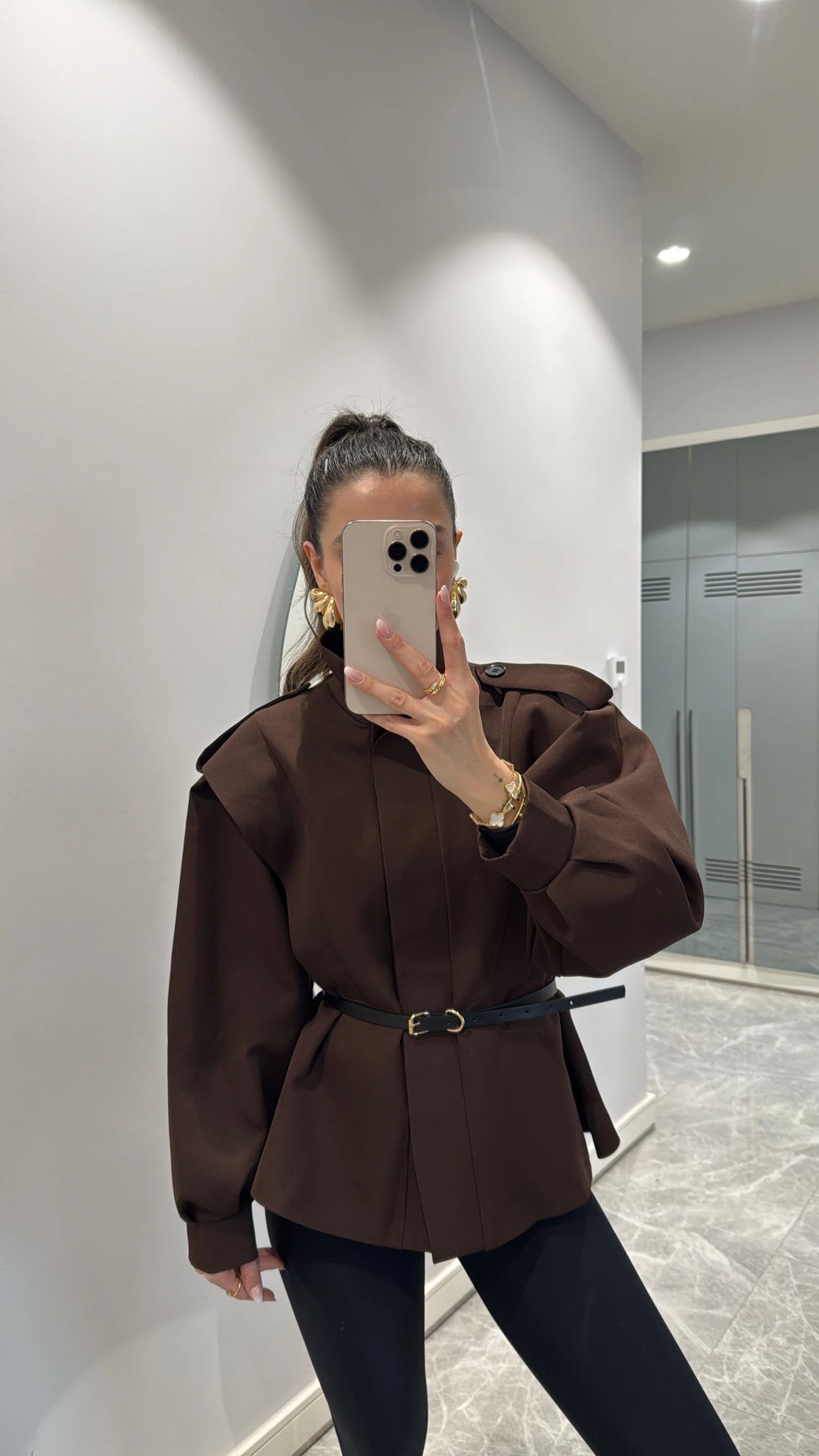 La Chlea „Casual Chic“ – Beige & Dunkelbraun