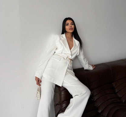 La Chleá White Suit- Blazer & Hose mit Gürtel